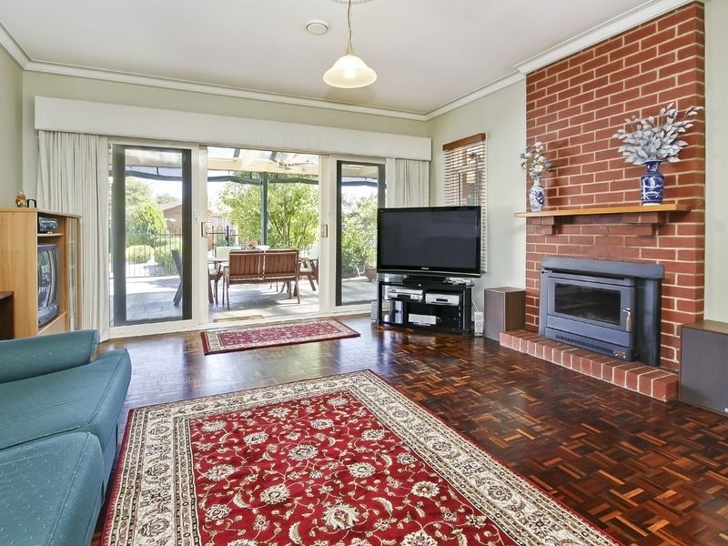 27 Landsborough Avenue, Rowville VIC 3178