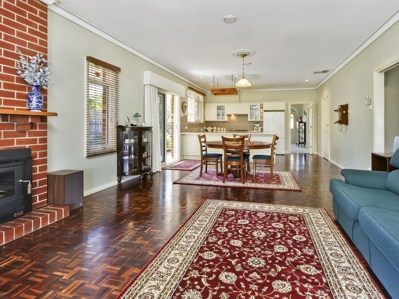 27 Landsborough Avenue, Rowville VIC 3178