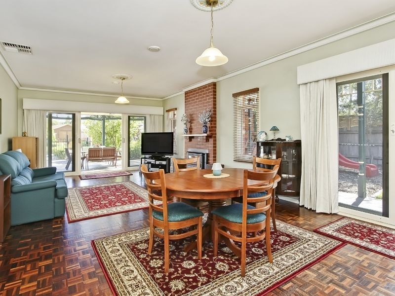 27 Landsborough Avenue, Rowville VIC 3178