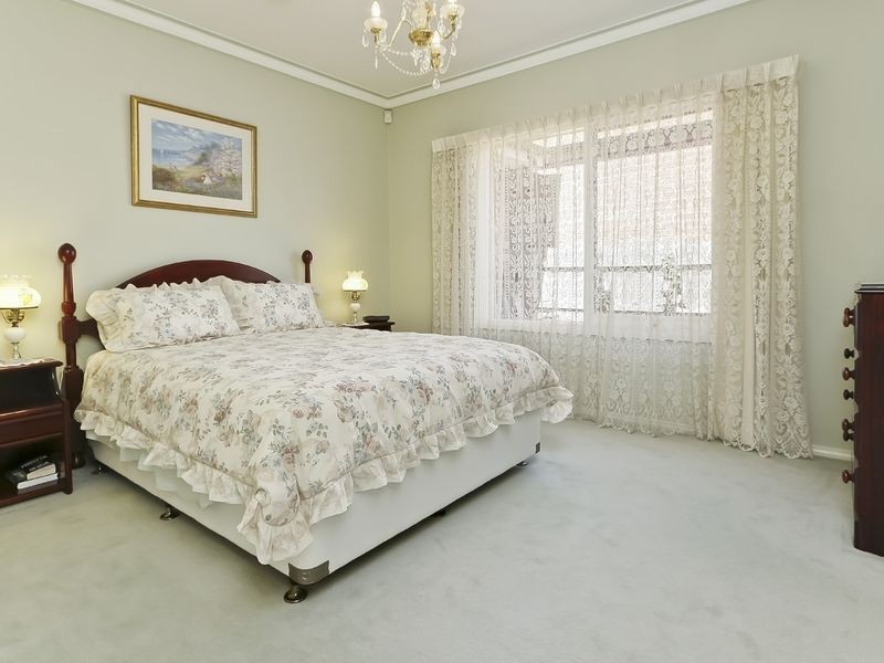 27 Landsborough Avenue, Rowville VIC 3178