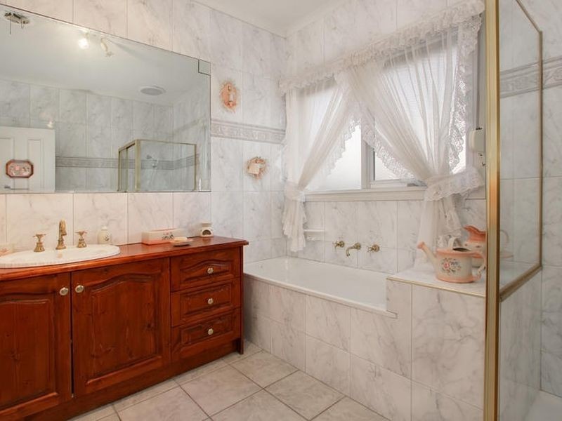 8 Spalding Court, Rowville VIC 3178