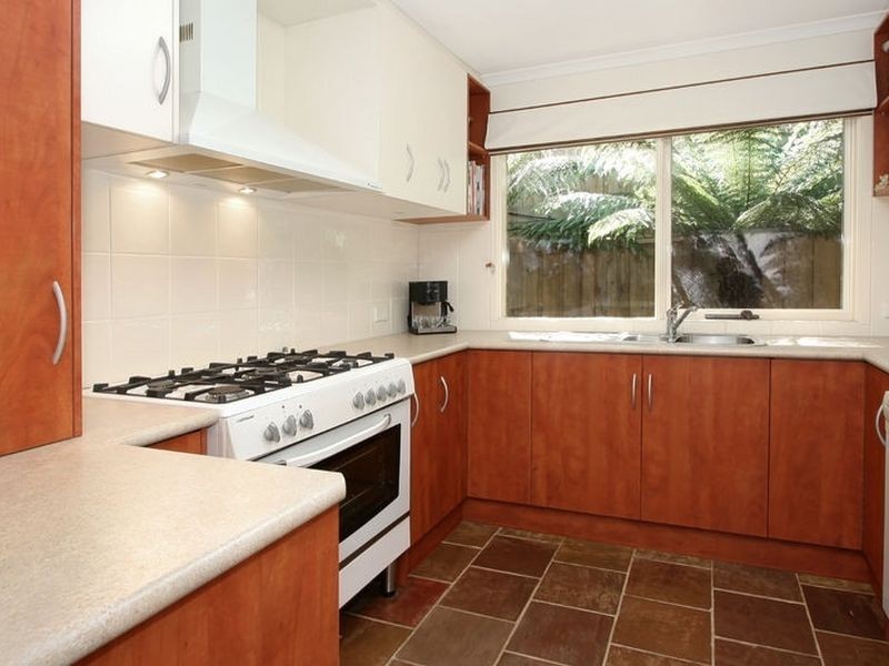 8 Bellfield Drive, Lysterfield VIC 3156