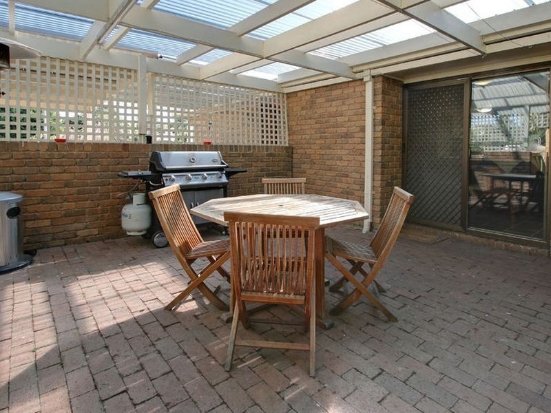 8 Bellfield Drive, Lysterfield VIC 3156