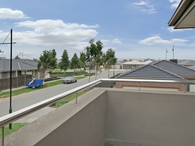 5 Esprit Avenue, Cranbourne North VIC 3977