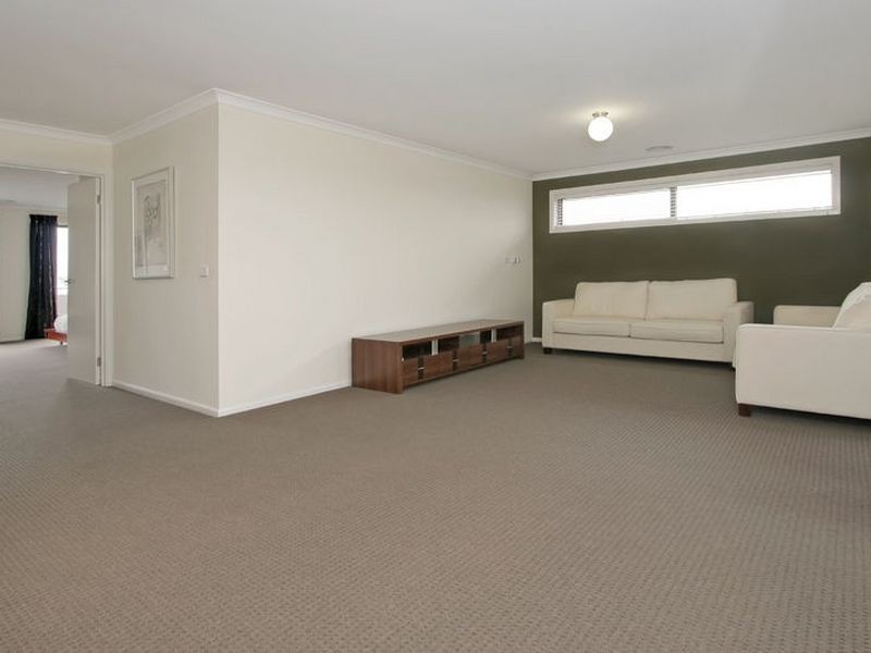 5 Esprit Avenue, Cranbourne North VIC 3977