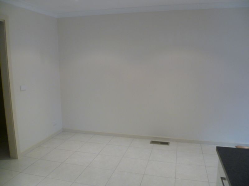 2/24 Illawara Crescent, Bayswater North VIC 3153