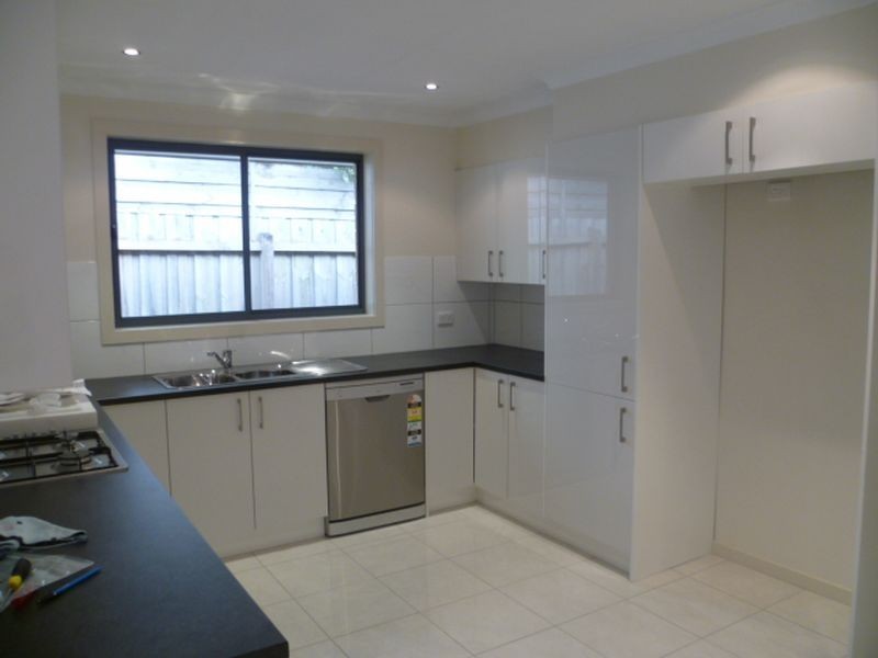 2/24 Illawara Crescent, Bayswater North VIC 3153