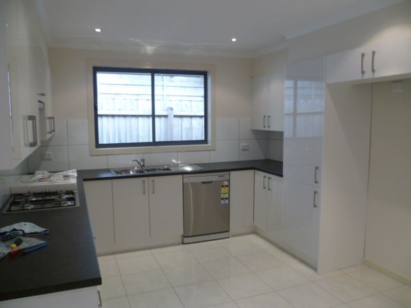 2/24 Illawara Crescent, Bayswater North VIC 3153