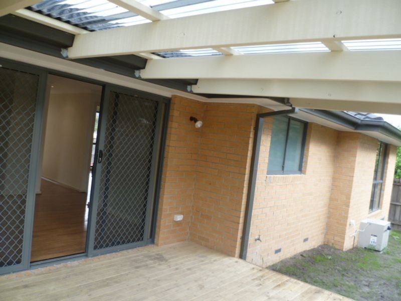 2/24 Illawara Crescent, Bayswater North VIC 3153