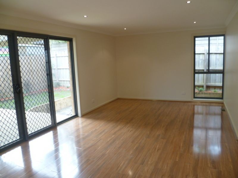 2/24 Illawara Crescent, Bayswater North VIC 3153