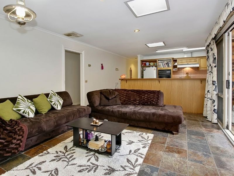 2 Carson Court, Rowville VIC 3178