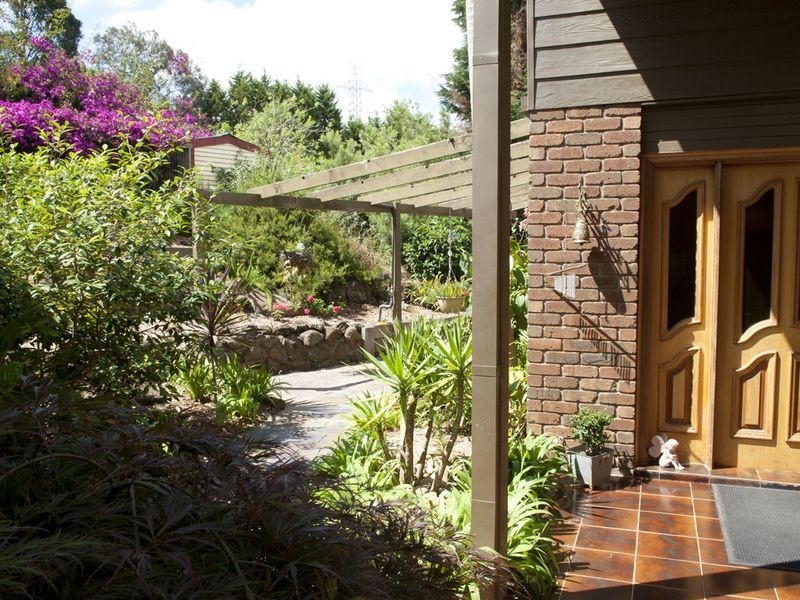 71-73 Churchill Park Drive, Endeavour Hills VIC 3802