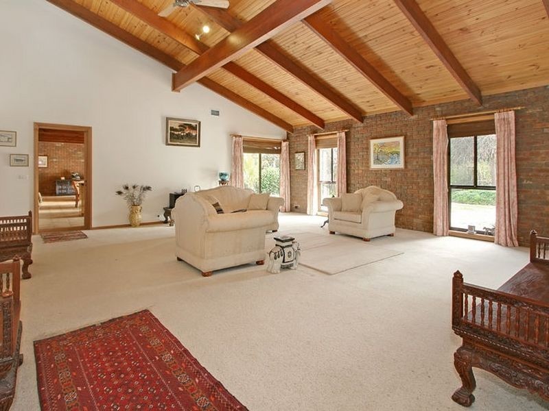 71-73 Churchill Park Drive, Endeavour Hills VIC 3802