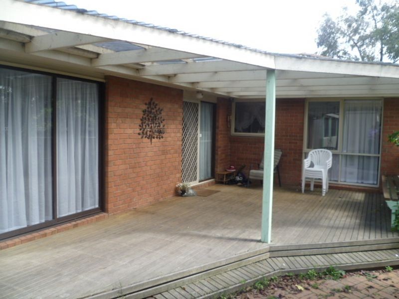 10 Clondara Drive, Rowville VIC 3178