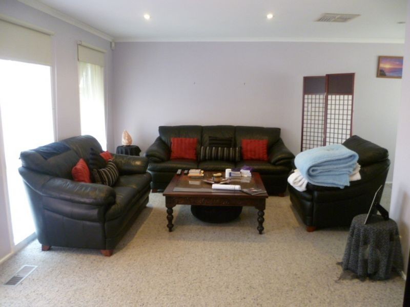 10 Clondara Drive, Rowville VIC 3178