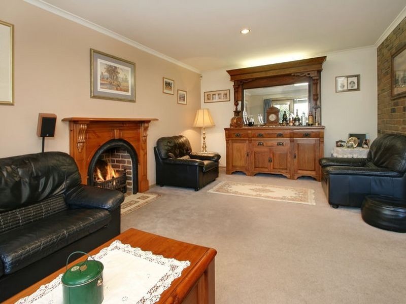 8 Pickworth Crescent, Rowville VIC 3178