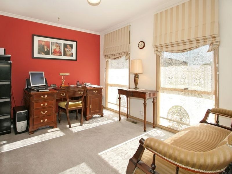 8 Pickworth Crescent, Rowville VIC 3178