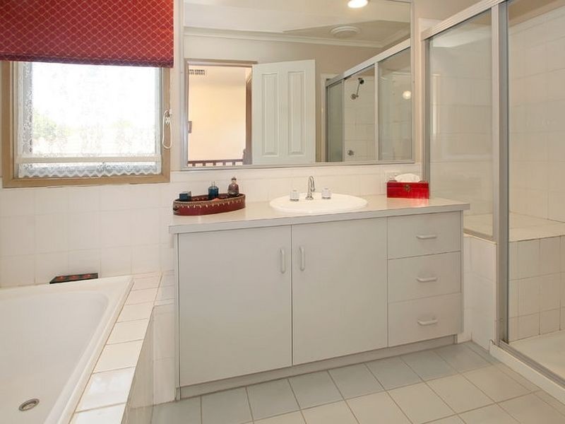 8 Pickworth Crescent, Rowville VIC 3178