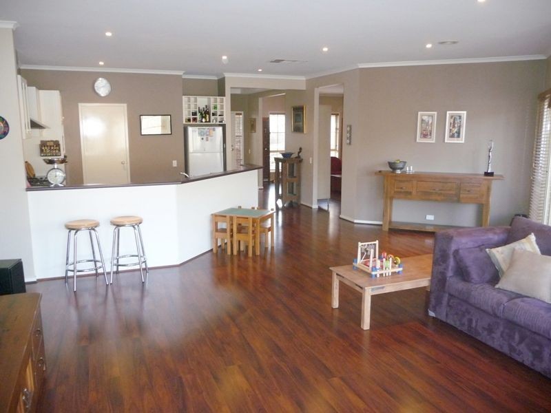 6 Ashbrook Close, Rowville VIC 3178