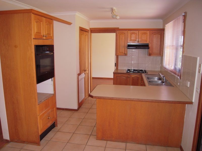 24 Karoo Road, Rowville VIC 3178