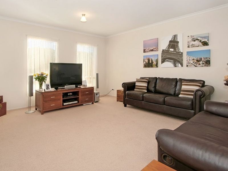 12 Garland Rise, Rowville VIC 3178