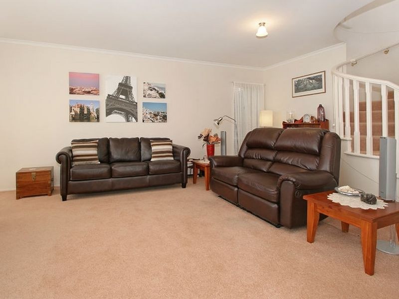 12 Garland Rise, Rowville VIC 3178