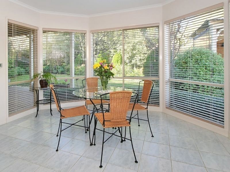 12 Garland Rise, Rowville VIC 3178