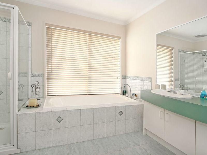 12 Garland Rise, Rowville VIC 3178