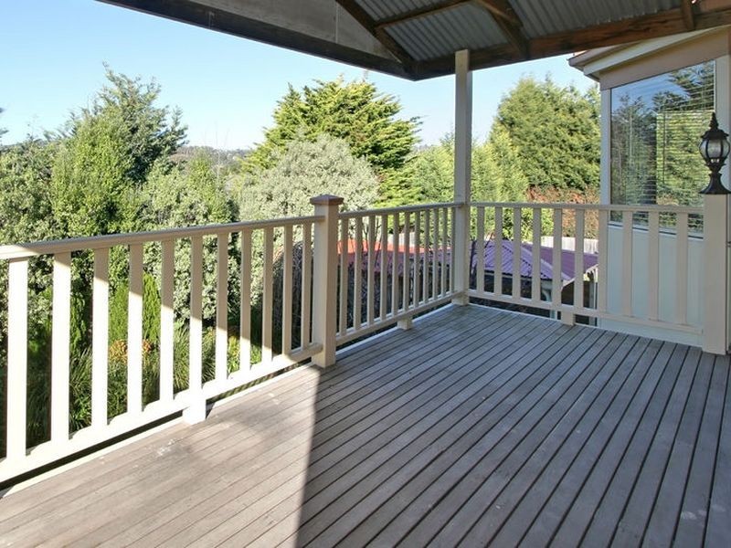 12 Garland Rise, Rowville VIC 3178