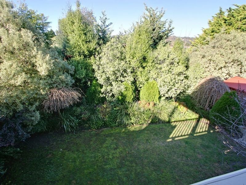 12 Garland Rise, Rowville VIC 3178