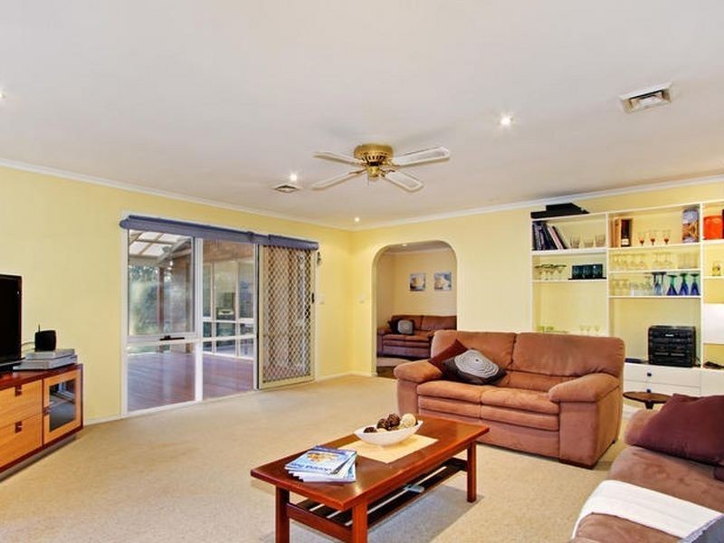 11 Chelmsford Court, Ferntree Gully VIC 3156