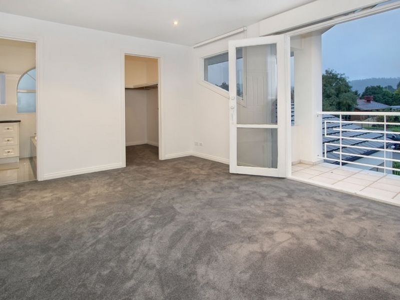 400 Dandelion Drive, Rowville VIC 3178