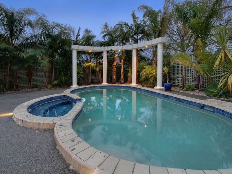 400 Dandelion Drive, Rowville VIC 3178