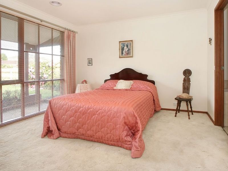 49 Dandelion Drive, Rowville VIC 3178