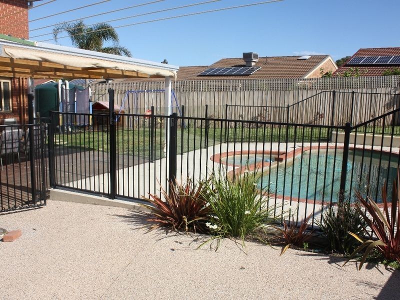 6 Ladonga Place, Rowville VIC 3178