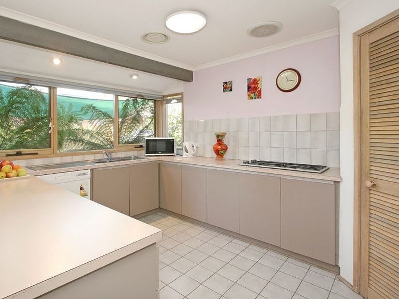26 Crusoe Drive, Lysterfield VIC 3156
