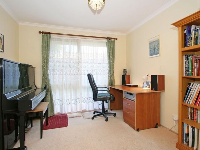 26 Crusoe Drive, Lysterfield VIC 3156