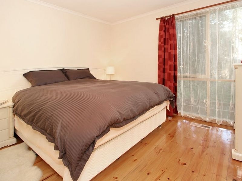 26 Crusoe Drive, Lysterfield VIC 3156