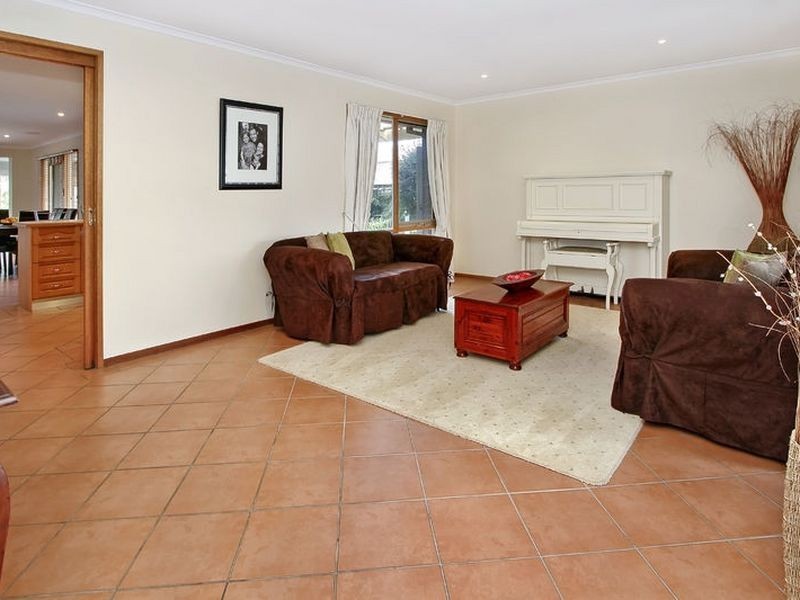 136 Karoo Road, Rowville VIC 3178