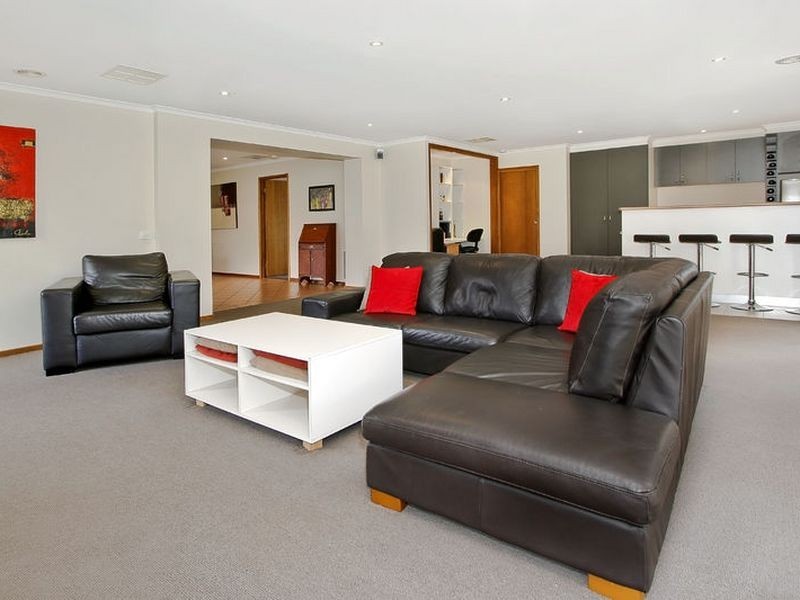 136 Karoo Road, Rowville VIC 3178