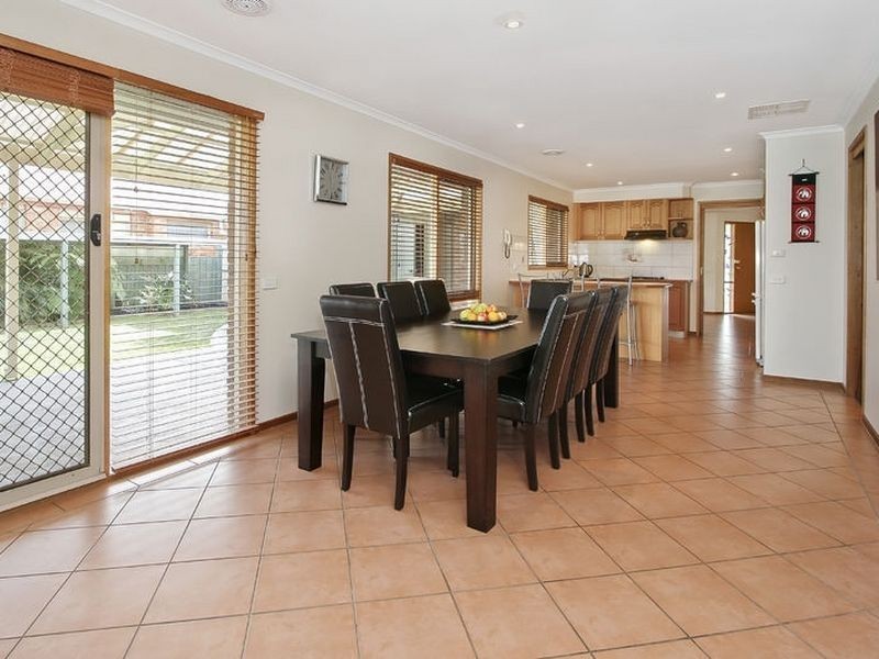 136 Karoo Road, Rowville VIC 3178