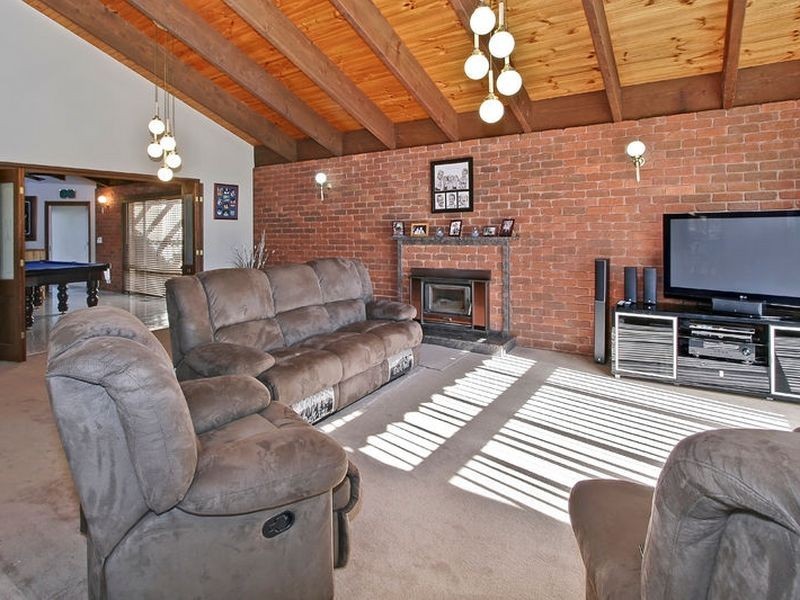 13 Shady Grove, Rowville VIC 3178