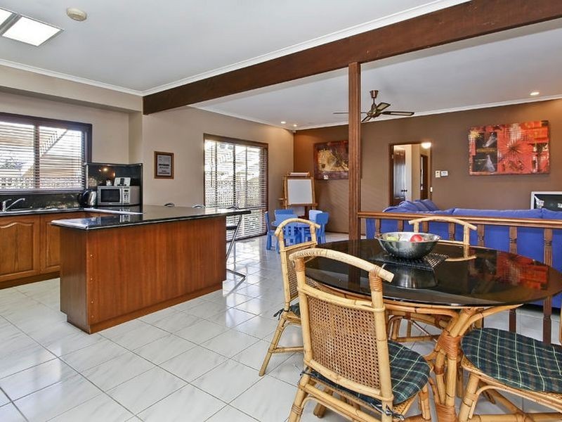 13 Shady Grove, Rowville VIC 3178