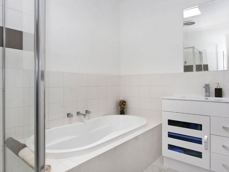 13 Shady Grove, Rowville VIC 3178