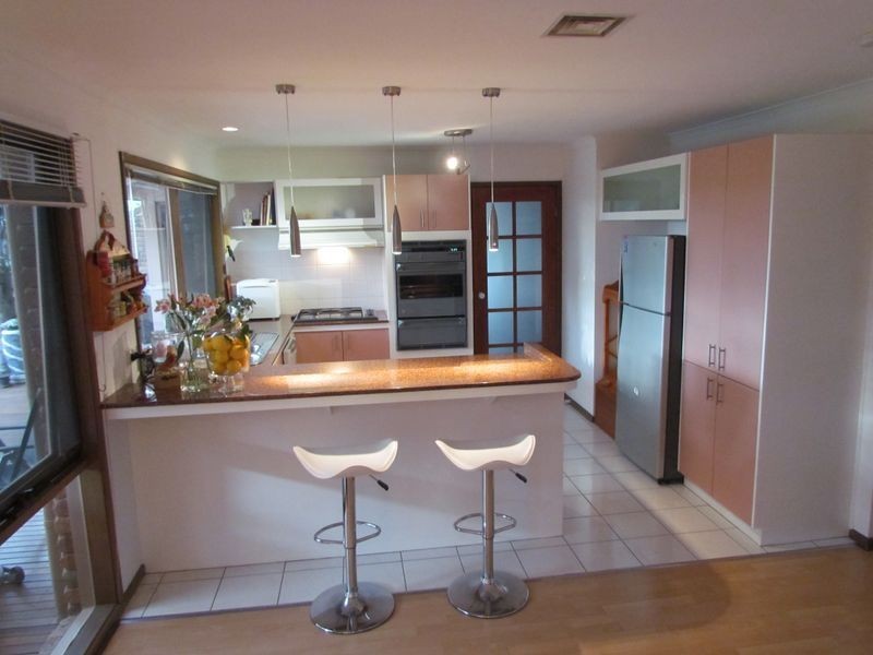 2 Pitfield Crescent, Rowville VIC 3178