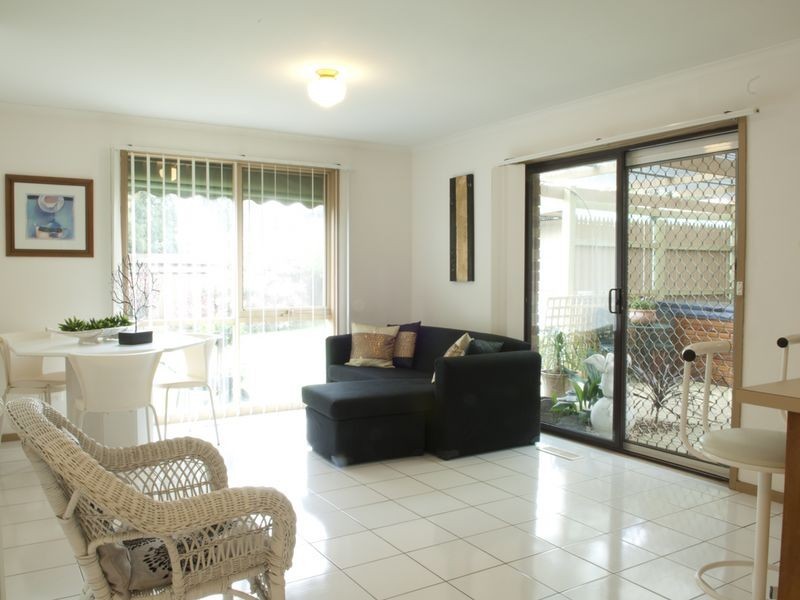 9 St Lawrance Way, Rowville VIC 3178