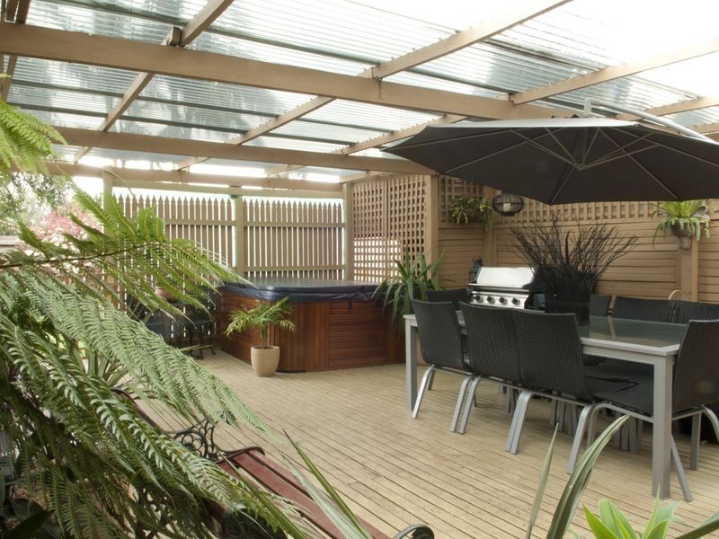 9 St Lawrance Way, Rowville VIC 3178