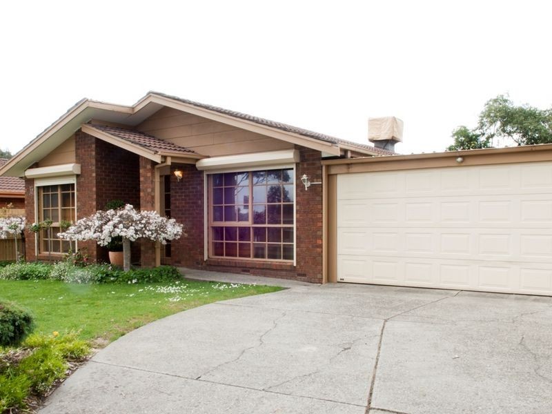 9 St Lawrance Way, Rowville VIC 3178