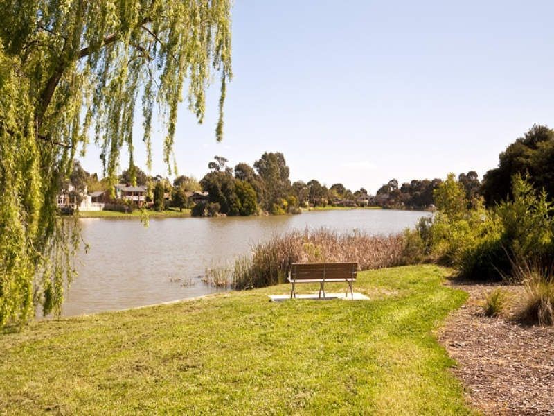 8 Glenelg Court, Rowville VIC 3178