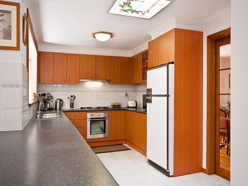 8 Glenelg Court, Rowville VIC 3178